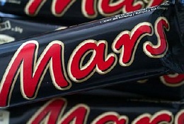 Пресса подняла шумиху вокруг известной кондитерской компании Mars. В шоколадном батончике оказались инородные предметы